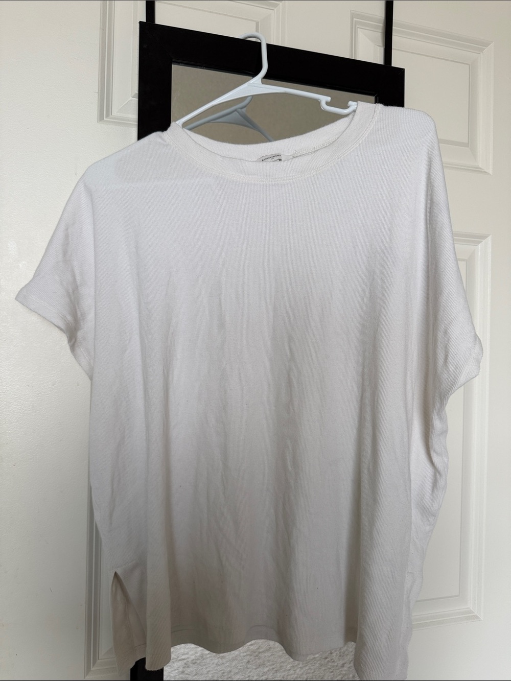 Banana Republic White Ribbed Crewneck Tee